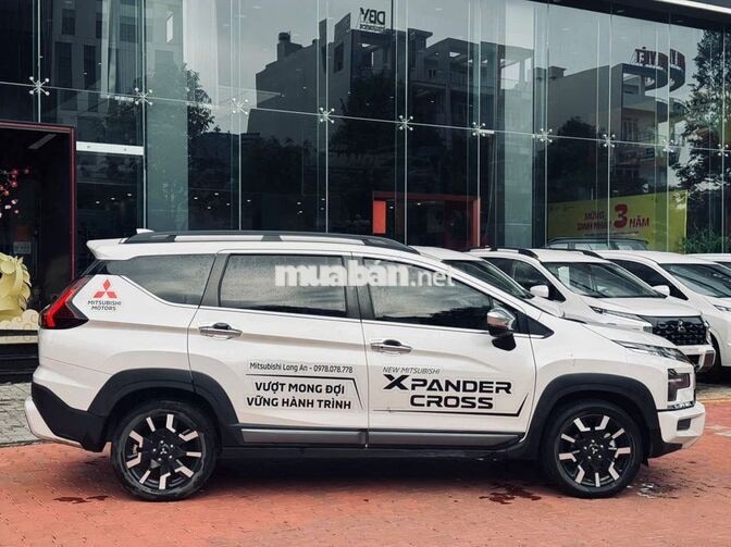 MITSUBISHI XPANDER CROSS MÀU TRẮNG 2025