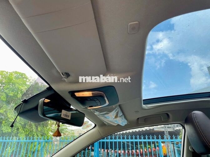 Toyota Innova Cross HEV 2025 Trắng 3000 km