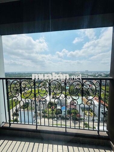 Bán căn góc 2 phòng ngủ hướng đông nam 70m2