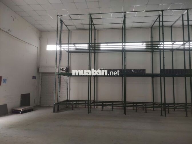 Cho thuê kho trung tâm quận 10, sẵn kệ tầng, bãi đổ xe tải