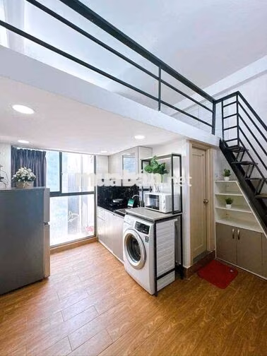 Duplex Ngay Huỳnh Văn Bánh Có Máy Giặt Riêng Cửa Sổ Thoáng Tiện Qua Q1