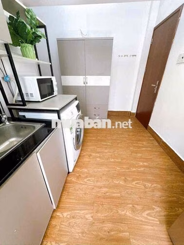 Duplex Ngay Huỳnh Văn Bánh Có Máy Giặt Riêng Cửa Sổ Thoáng Tiện Qua Q1