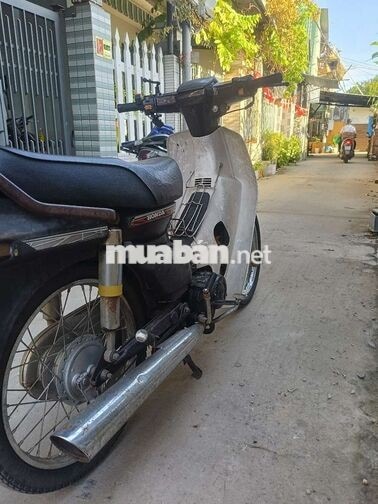 Honda Dream Đen, Trắng