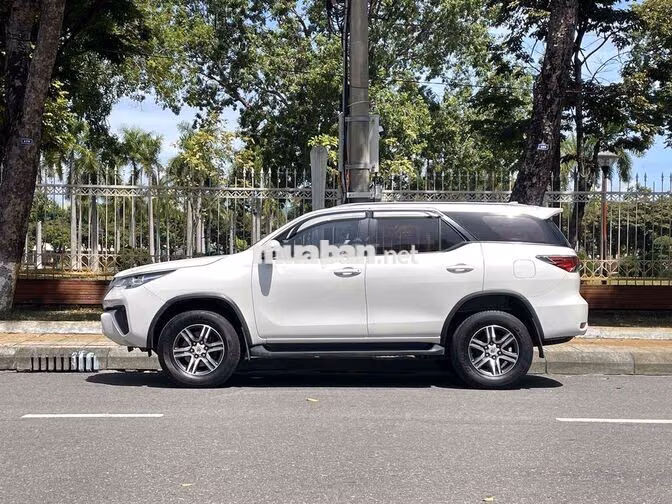 Toyota Fortuner 2017 Trắng 7 chỗ Máy dầu