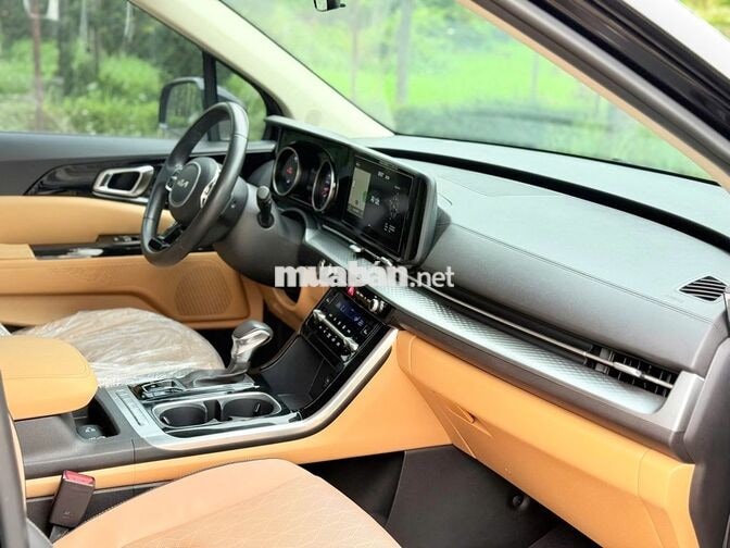 Kia Carnival 2.2D Luxury 2023 - 86000km