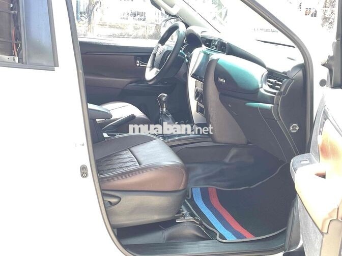 Toyota Fortuner 2017 Trắng 7 chỗ Máy dầu