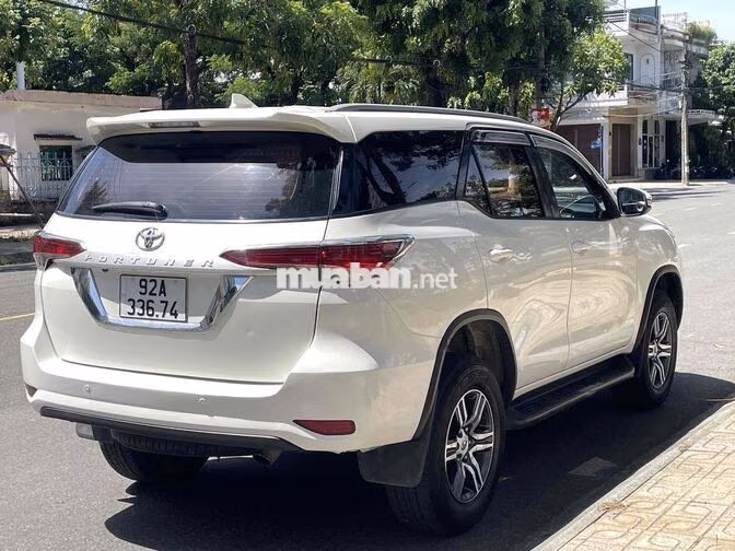 Toyota Fortuner 2017 Trắng 7 chỗ Máy dầu