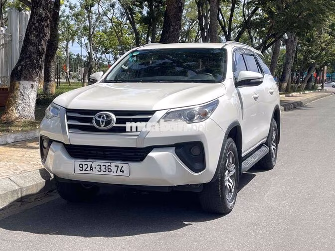 Toyota Fortuner 2017 Trắng 7 chỗ Máy dầu