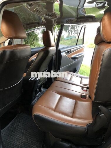 Toyota Innova 2.0E 2018 Số sàn Nâu vàng
