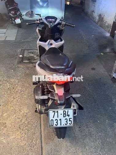 Honda Vario 125i Xám