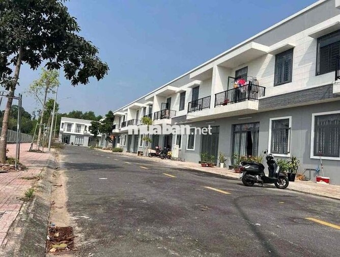 cho thuê nhà 1 trệt 1 lầu Ngay chợ Bến Cát.