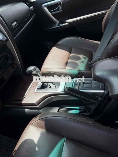 Toyota Fortuner 2018 Trắng 7 chỗ Tự động Dầu