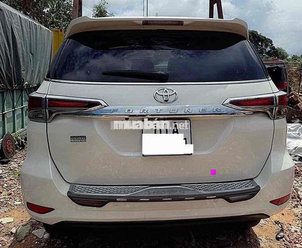 Toyota Fortuner 2018 Trắng 7 chỗ Tự động Dầu