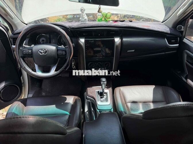 Toyota Fortuner 2018 Trắng 7 chỗ Tự động Dầu