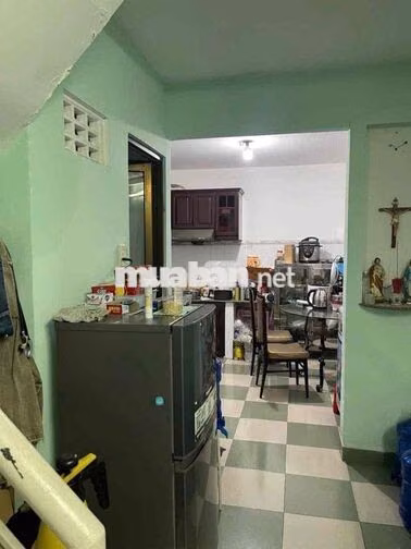 Cho thuê nhà hẻm phan huy ích trệt lầu 2pn ,giá 9tr