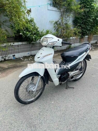 Honda Wave 100 2013 Trắng. Máy bao im như xe điện