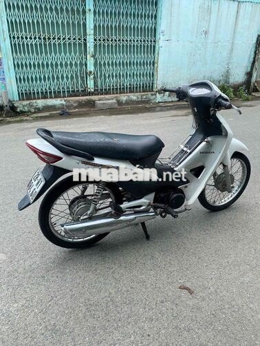 Honda Wave 100 2013 Trắng. Máy bao im như xe điện