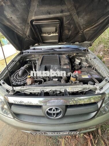 Toyota Fortuner V3.0 Số tự động Vàng cát