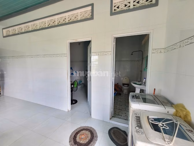 Nhà 4 phòng ngủ. 335m2 đường nhựa 782 gần KCN. 2,x tỷ 