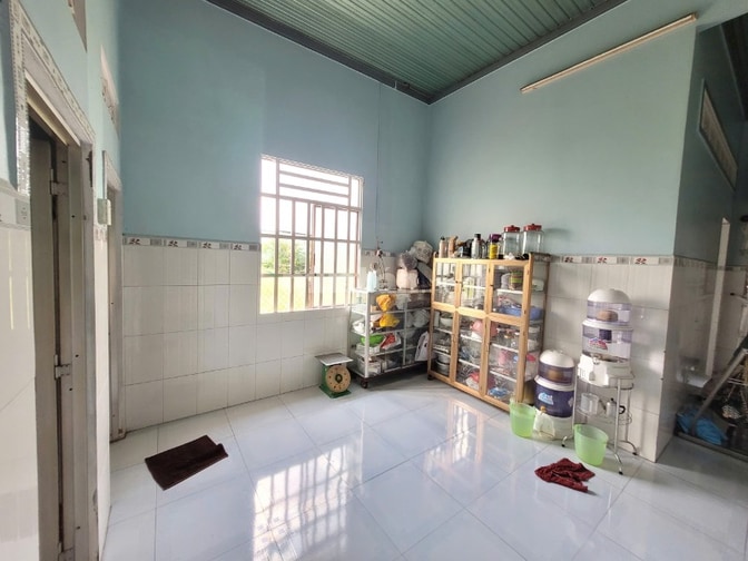 Nhà 4 phòng ngủ. 335m2 đường nhựa 782 gần KCN. 2,x tỷ 