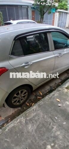 Hyundai i10 2014 bản đủ 1.0 Bạc