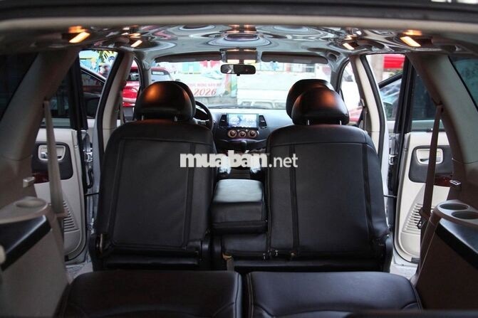 Mitsubishi Grandis 2009 2.4 Mivec Tự động Bạc