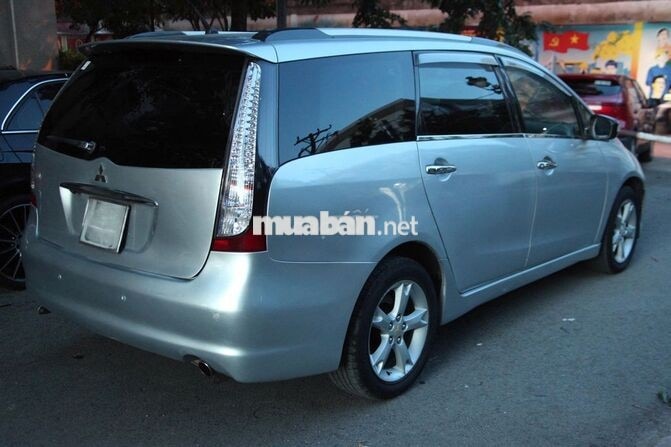 Mitsubishi Grandis 2009 2.4 Mivec Tự động Bạc