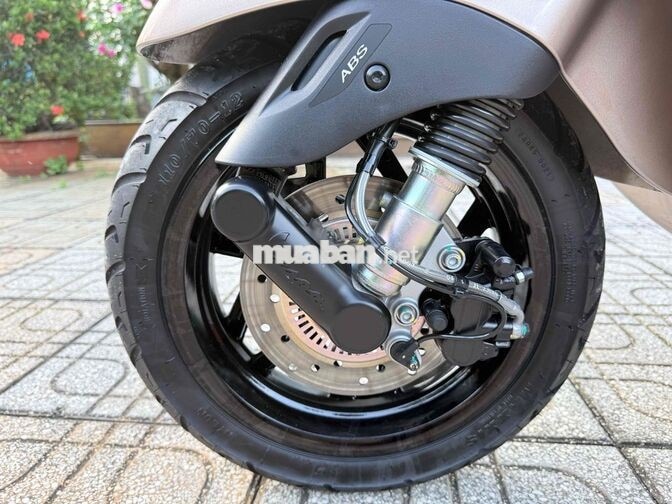 Piaggio Vespa Sprint 150 Tech 2025 Nâu Đồng 4000km