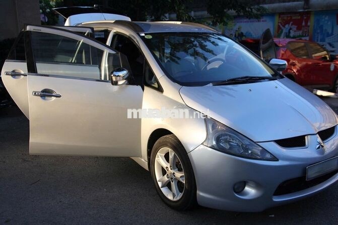 Mitsubishi Grandis 2009 2.4 Mivec Tự động Bạc