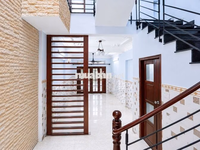 Cho thuê nhà mặt tiền khu họ Lê, phù hợp mở công ty, nhà 2 lầu sạch sẽ
