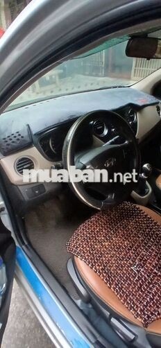 Hyundai i10 2014 bản đủ 1.0 Bạc