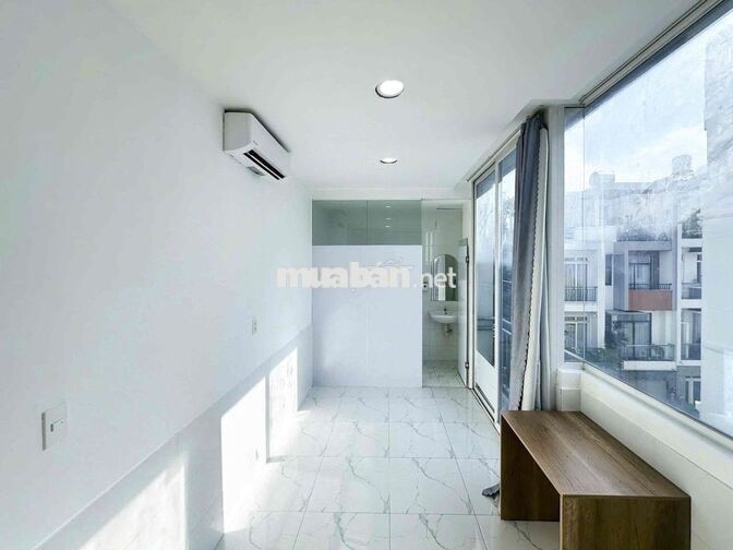 Phòng trọ 18m2, đường Tô Hiệu, Tân Phú có ban công, thoáng mát