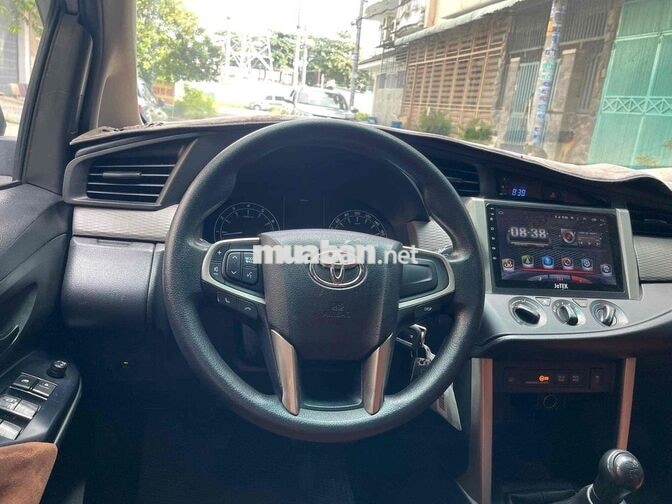 Toyota Innova 2019 Số sàn Bạc 7 chỗ
