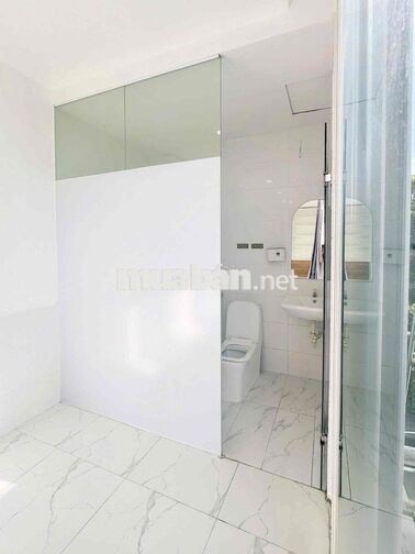 Phòng trọ 18m2, đường Tô Hiệu, Tân Phú có ban công, thoáng mát