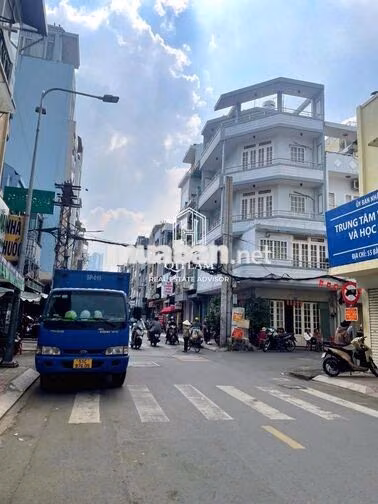 2 MẶT TIỀN BÀN CỜ, QUẬN 3 – 3 TẦNG - 4,5x22m - GIÁ: 50 TRIỆU/THÁNG