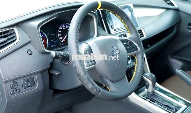 Mitsubishi Xpander 2022 Trắng 7 chỗ