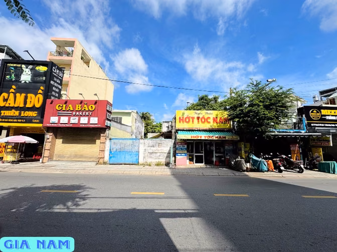 BÁN NHÀ MẶT TIỀN KINH DOANH : 267A NGUYỄN VĂN QUÁ - P. ĐÔNG HƯNG THUẬN
