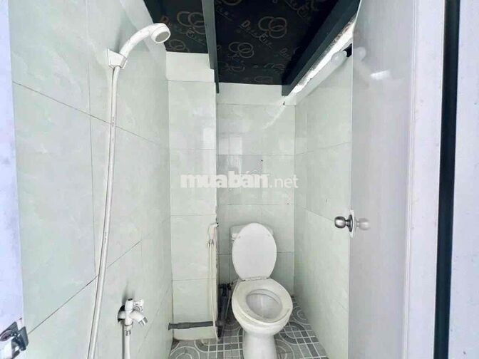 CHO THUÊ PHÒNG CÓ GÁC NGAY HƯƠNG LỘ 2 GẦN BỐN XÃ ĐI LẠI NHIỀU QUẬN
