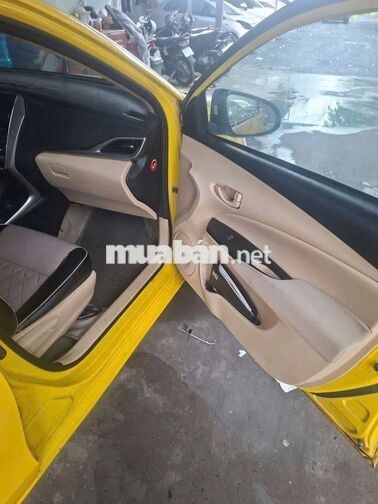 Toyota Vios 2019bản E Số sàn màu vàng gốc bạc