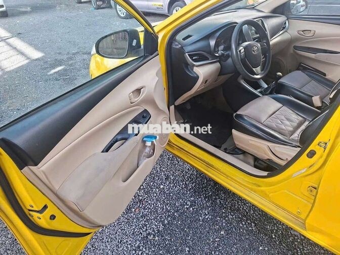 Toyota Vios 2019bản E Số sàn màu vàng gốc bạc