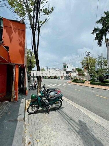 Bán Mặt Bằng Kinh Doanh Đường Bạch Đằng , Đối Diện công Viên ngang 7m
