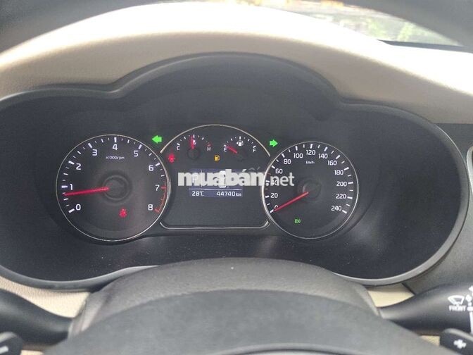 KIA RONDO 2.0L SX 2016 AT XĂNG 44000KM BAOHANH1NAM