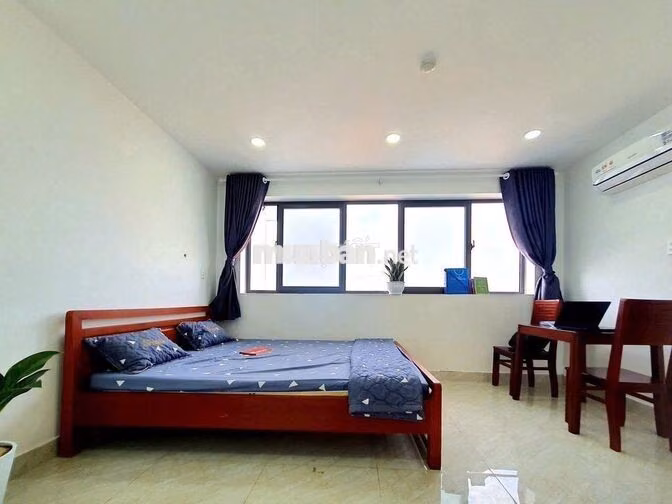 Khủng-Rộng 35m² - Ban công-Thang máy-Hầm xe-Full nội thất-Gần Văn Lang