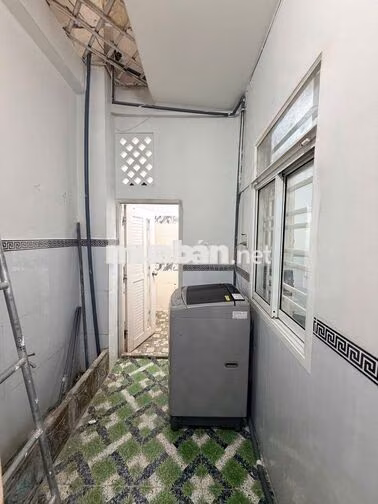 Nhà trệt lầu 3PN hẻm đường Võ Văn Kiệt chỉ 5 triệu