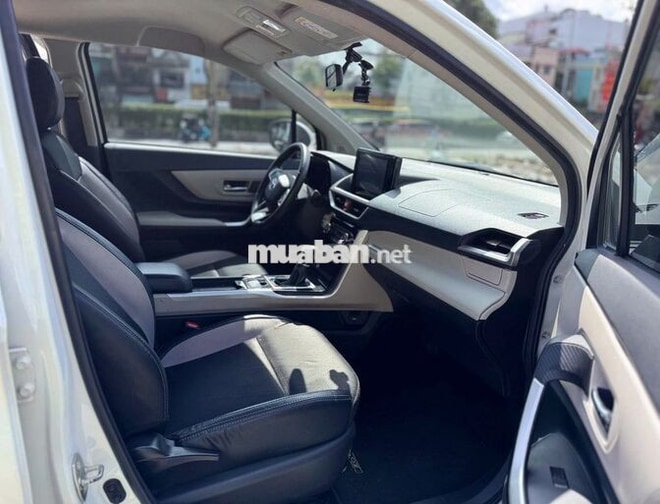 Toyota Veloz CVT 2023 Trắng Tự động