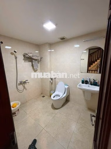Nhà liền kề ngõ 37 phố Trần Kim Xuyến, 75M x 5 tầng nhà đẹp, đủ đồ Nt