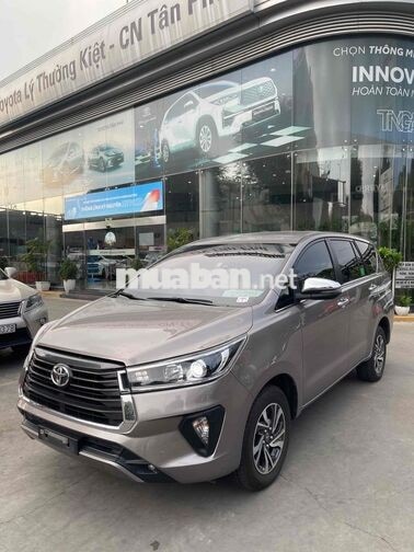 Toyota innova 2.0G 2023 / Giá thương lượng