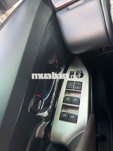 Toyota innova 2.0G 2023 / Giá thương lượng