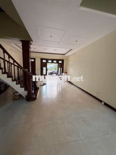 Nhà liền kề ngõ 37 phố Trần Kim Xuyến, 75M x 5 tầng nhà đẹp, đủ đồ Nt