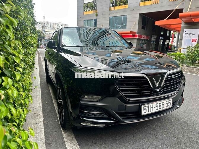 VinFast Lux SA2.0 Turbo Cao cấp 2 cầu Đen